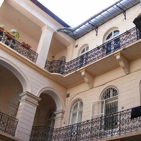 Yolo Hostel Budapest Eksteriør billede