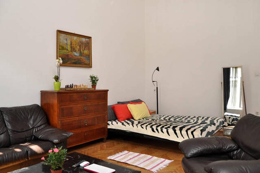 Yolo Hostel Budapest Eksteriør billede