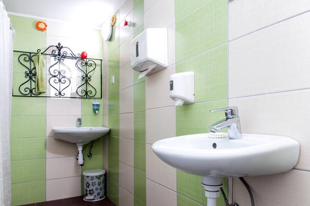 Yolo Hostel Budapest Eksteriør billede